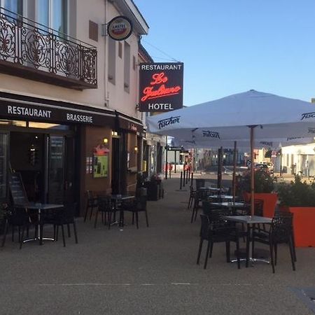 Hotel Le Juliano Carbon-Blanc Bagian luar foto