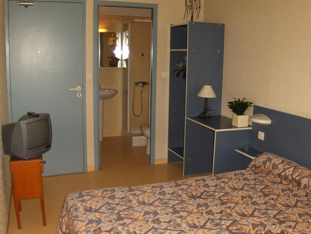 Hotel Le Juliano Carbon-Blanc Ruang foto