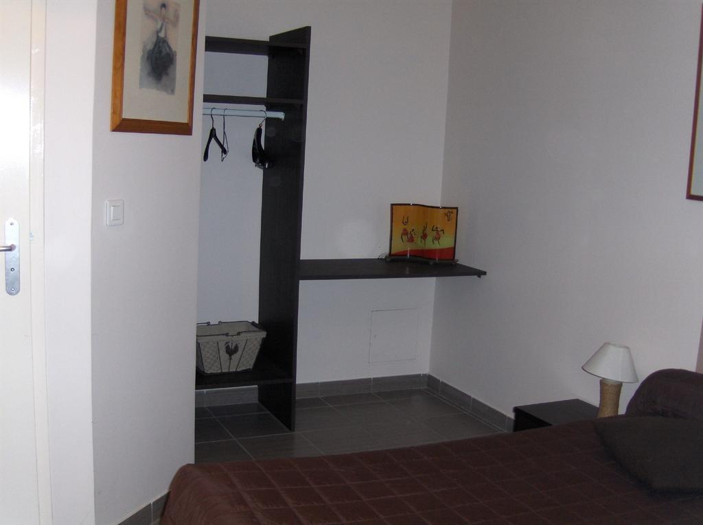 Hotel Le Juliano Carbon-Blanc Ruang foto