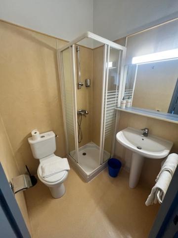 Hotel Le Juliano Carbon-Blanc Bagian luar foto